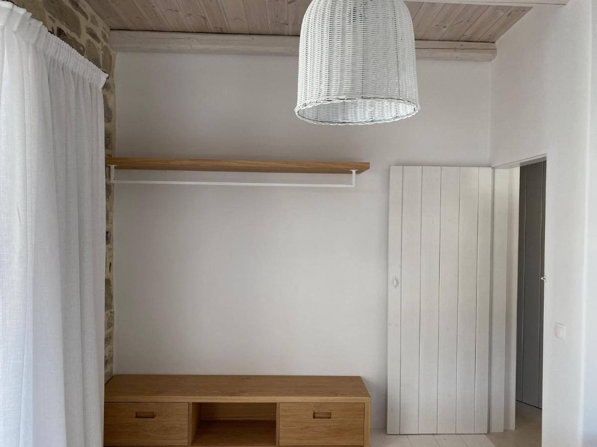 Laini Luxury Suites Pombia Buitenkant foto