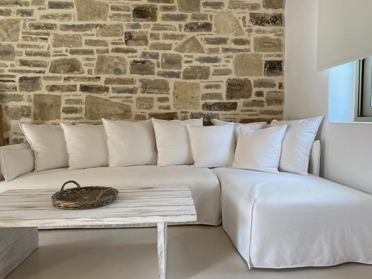 Laini Luxury Suites Pombia Buitenkant foto