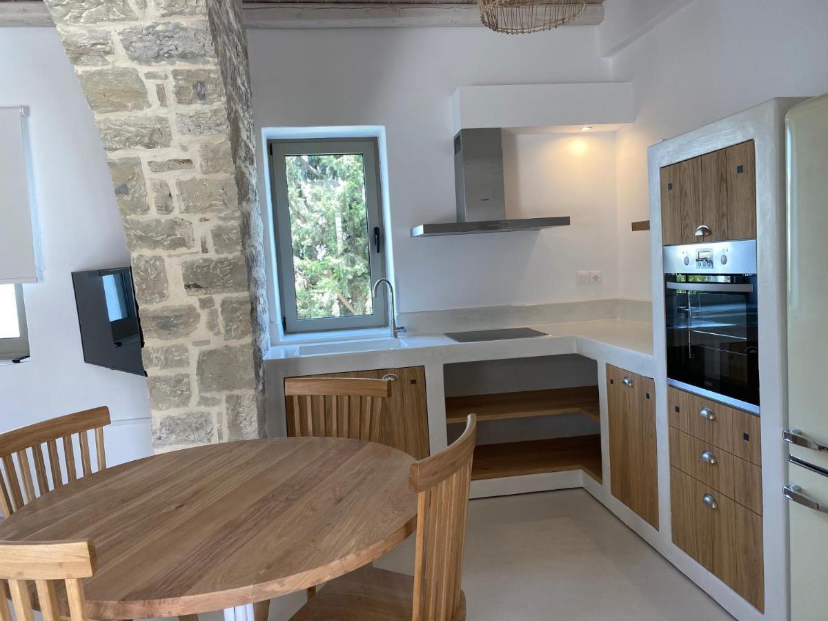 Laini Luxury Suites Pombia Buitenkant foto