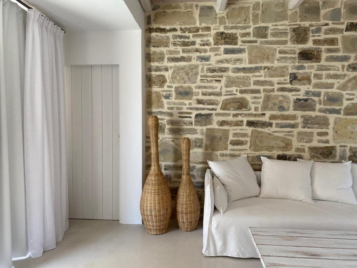 Laini Luxury Suites Pombia Buitenkant foto