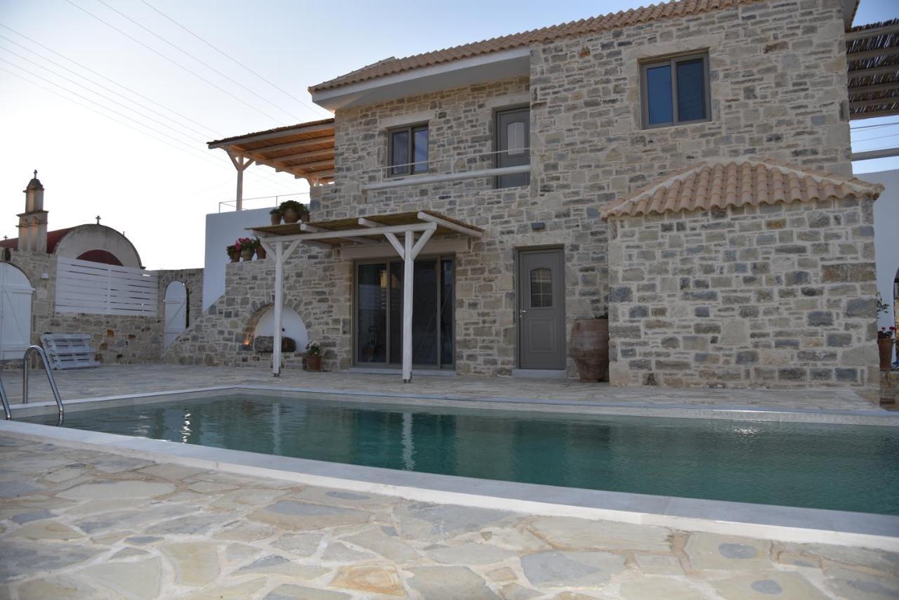 Laini Luxury Suites Pombia Buitenkant foto