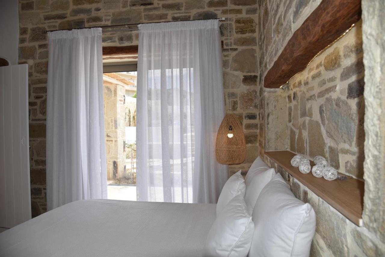Laini Luxury Suites Pombia Buitenkant foto